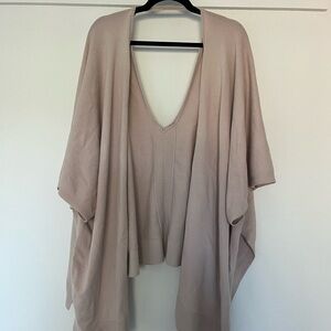 Lululemon Athletica Open-back Shawl in Blush